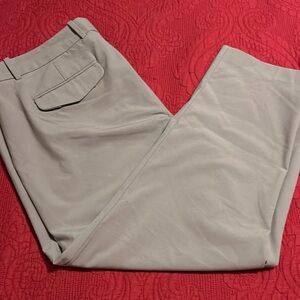 🐝 Gap Taupe slim cropped pants